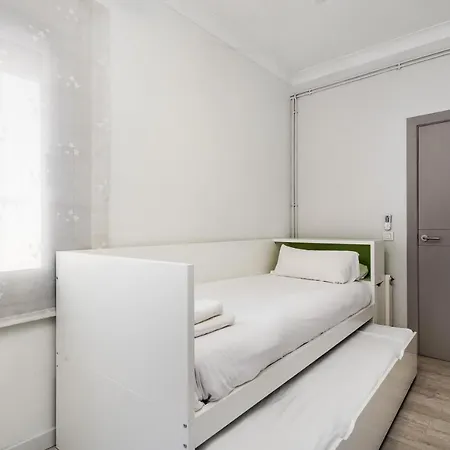 Stunning 2-bedroom With Two Terraces *