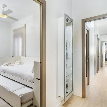 Апартаменты Stunning 2-bedroom With Two Terraces Барселона